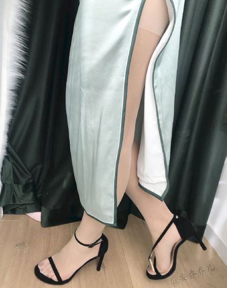 年轻妻子的朋友_BD英语高清在线观看