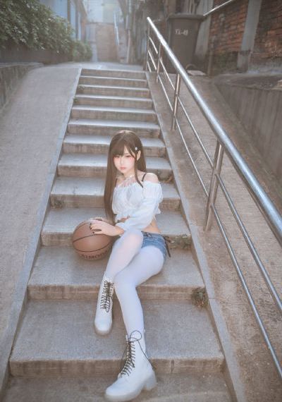 我年轻的嫂子_高清高清完整版